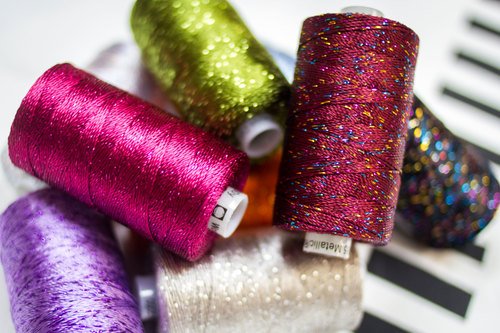 WonderFil Specialty Threads Dazzle, 200 yard, Gold. Rayon with One Strand of Metallic. 8wt.